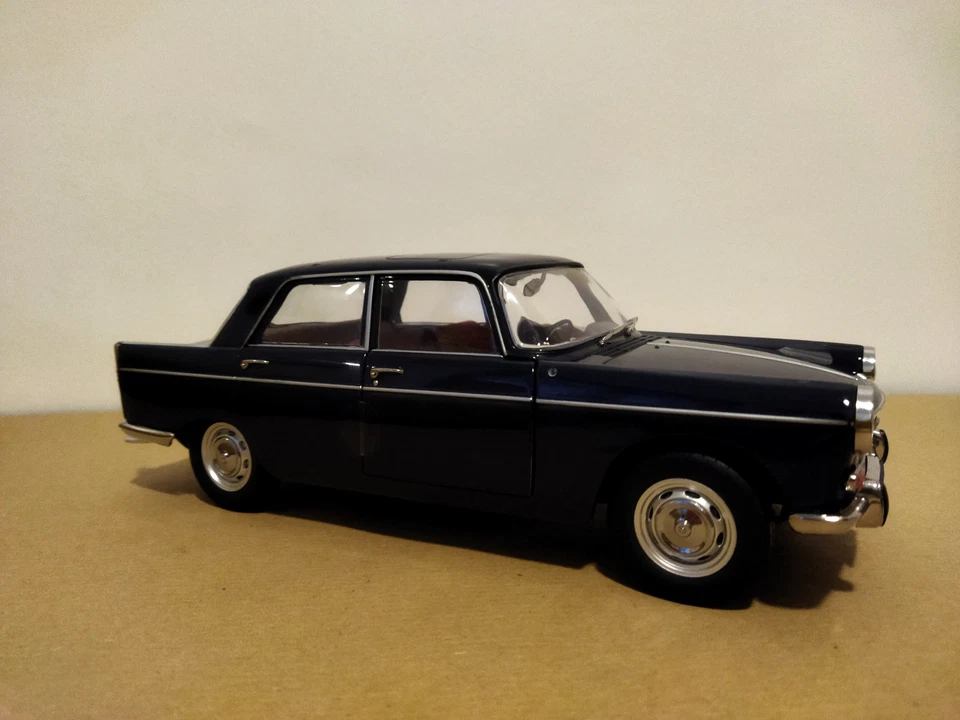 NOREV 1/18 (184836) -- PEUGEOT 404 1965 BLEU AMIRAL -- - Photo 3/4