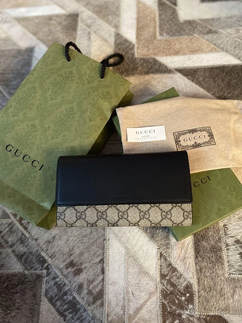 GUCCI Super beau portefeuille GUCCI GG Supreme Continental