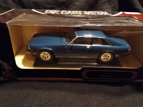 Road Signature 1975 Jaguar XJS - 1:18 Scale Diecast Model New Blue - Picture 10 of 10