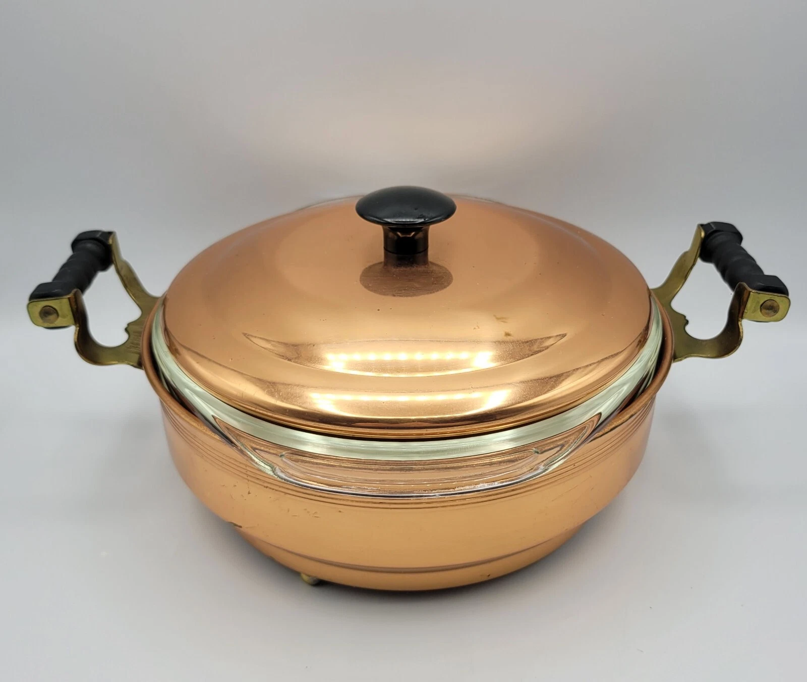 Vintage Pyrex 1.5 Casserole Dish in a Coppercraft Guild Carrier with Handles