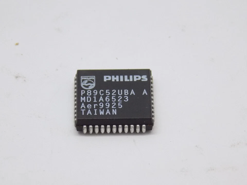 1x Philips P89C52UBA A 80C51 8-bit microcontroller family 4K/8K/16K/32K Flash - Image 2 of 3