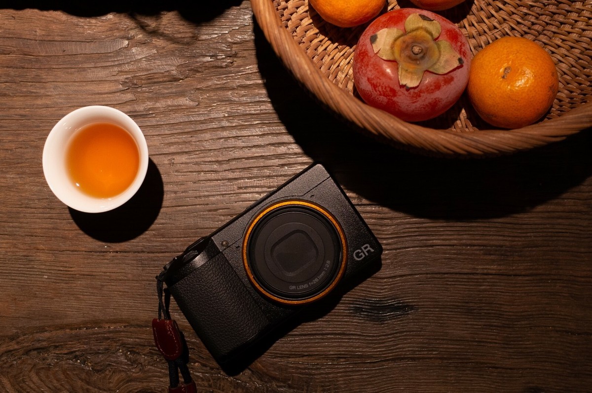 RICOH GR3 ショット6397 純正カラーリング付属、動作良好の美品 RICOH GR3 ショット6397 純正カラーリング付属、動作良好の美品