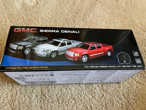 BRAHA R/C GMC Sierra Denali escala 1:24 plata, negro, rojo - Imagen 5 de 17