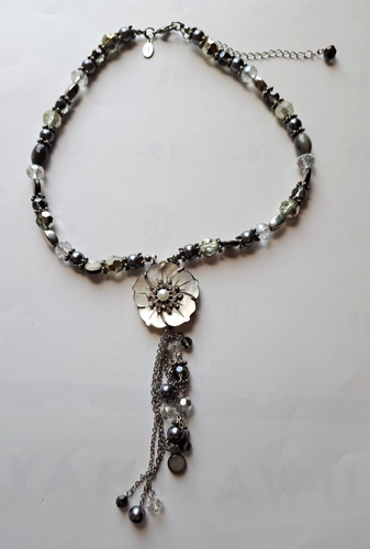 Cookie Lee Necklace Carved MOP Flower Pendant 17-20" Silver Gray Crystals Beads - Picture 2 of 8