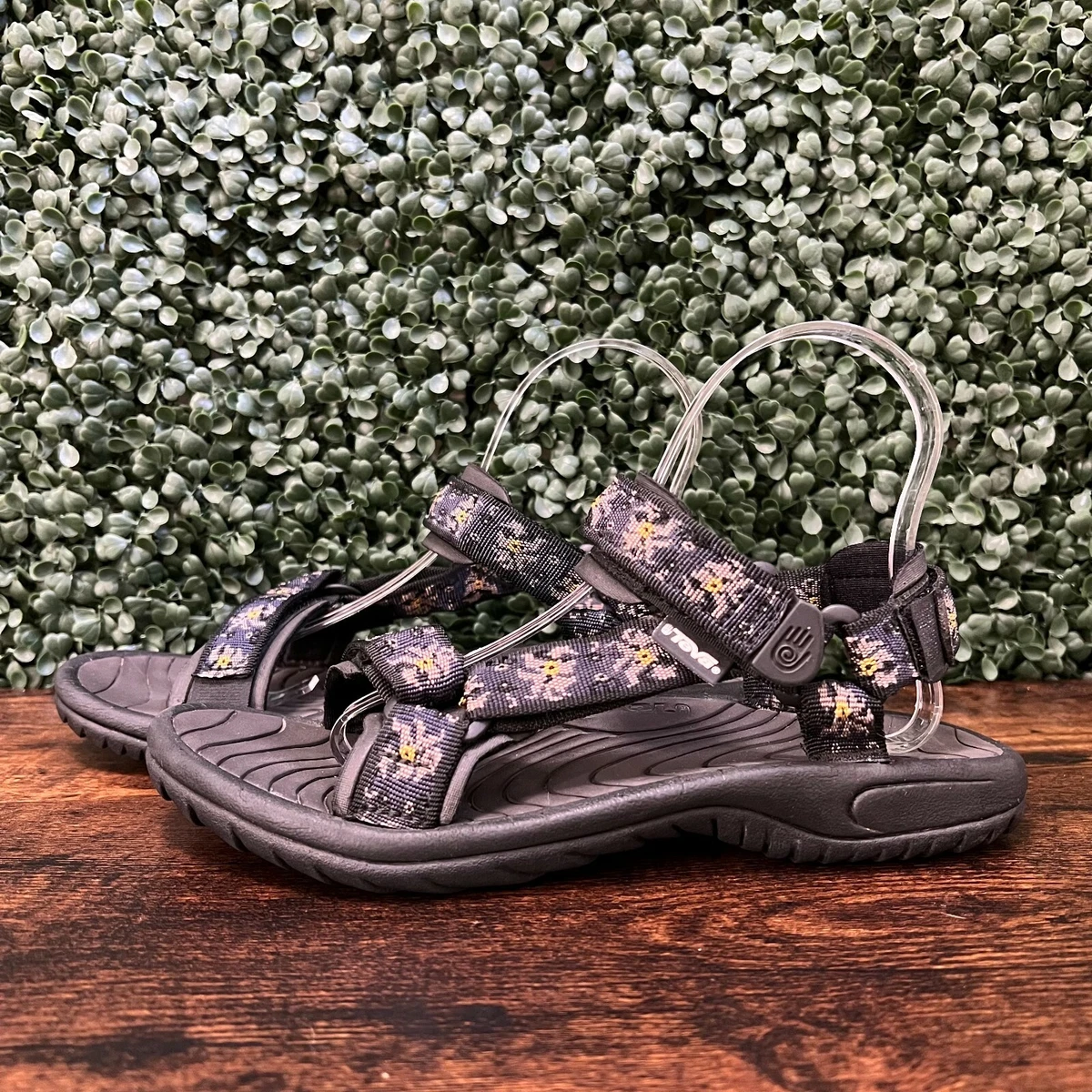 Teva store hurricane shoes