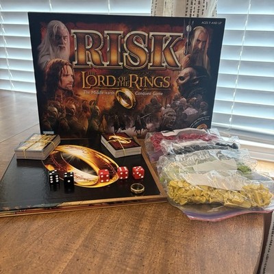 Risk The Lord of the Rings The Middle Earth Conquest Game Complete w/ Ring 2002