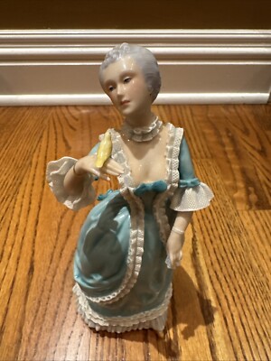 Mint - 1985 Franklin Mint - A Song for Gabrielle Figurine