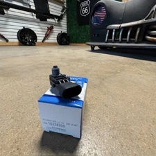 (1) GENUINE Fuel Tank Pressure Sensor ACDelco GM Original Equipment 16238399