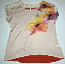 Bellatrix size small contrast asymmetrical short sleeve flower top made in USA