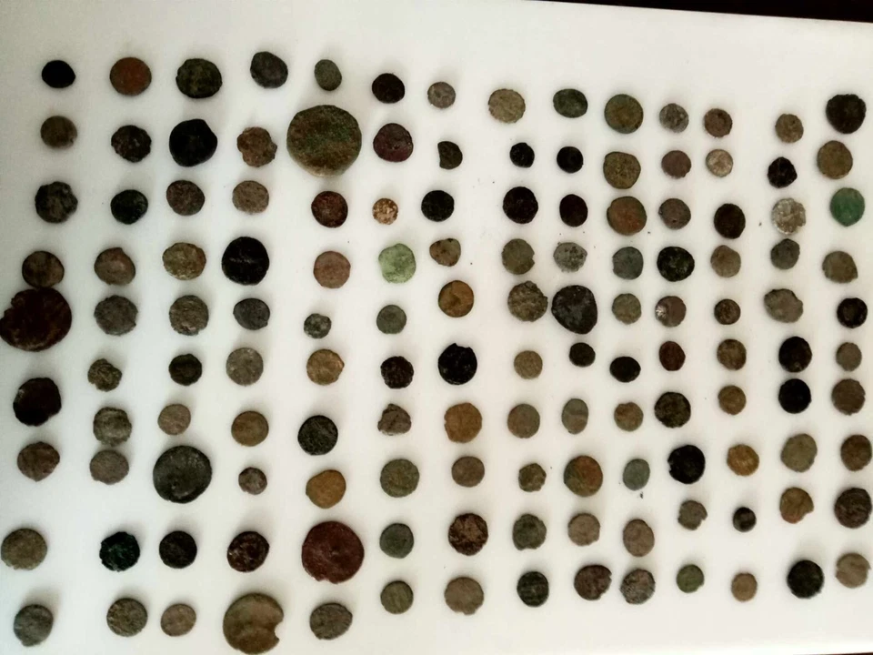 Assorted Ancient Roman Coins (New Batch): Lot of 100 follis, nummus, minnim etc. - Image 2 of 4