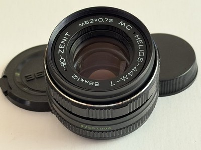 Helios MC 44M-7 58mm f/2 M42 Soviet Portrait Lens   Very Good Condition