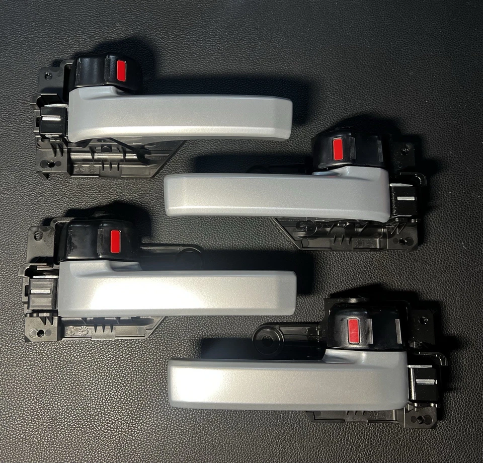 Manijas de puerta interiores Toyota Tundra 2014-2021 OEM - Excelente estado OEM Foto 4 de 4