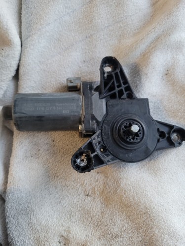 Moteur De Lève-vitre Avant Droit Peugeot 306 2.0 HDI - Pièce D'occasion, Réf. 400472T1