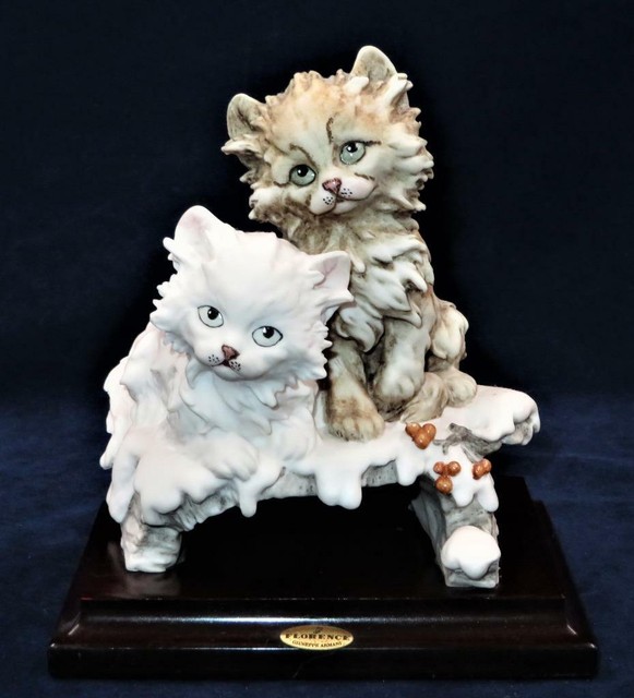 Giuseppe Armani Florence Two Cats on Snow 672C Kittens 1984 6 1/2