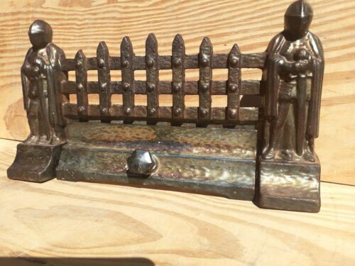 FIRE PLACE VINTAGE FRET GUARD CAST IRON OLD DAMPENER DUST GRILL KNIGHTS ENGLISH - Picture 2 of 12