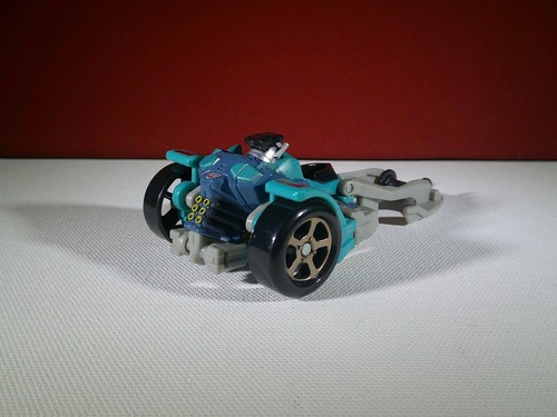 Transformers 2006 - Cybertron - Autobot - Scout Class: Brakedown GTS - Picture 3 of 7