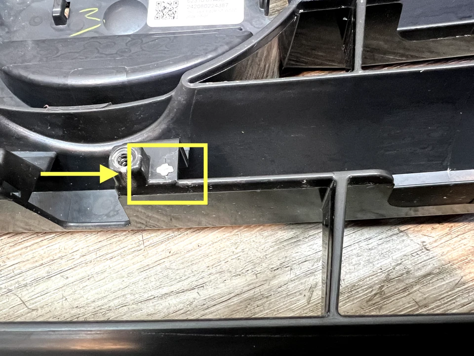 2022-2024 Nissan Pathfinder Grille ASSY OEM Part# 62310-6TA0D - Imagem 4 de 4