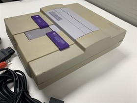 Nintendo Super Nintendo SNES Bundle - Console 1 Controllers Wiring Yellowed