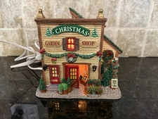 Lemax 2007 Christmas Garden Shop Coventry Cove #75596 Pine Wreaths Poinsettias