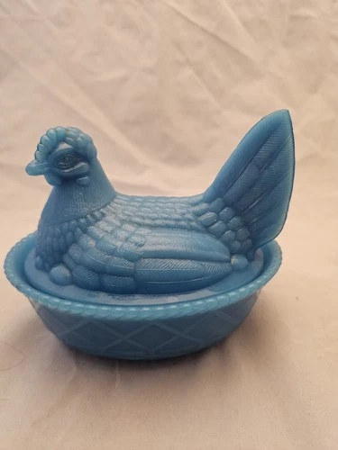 Vtg Westmoreland Hen on Nest Blue Milk Glass Split Tail Covered Candy Dish 4.5"