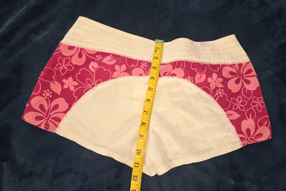 Vintage Y2K Wet Seal Floral Shorts Size 7 White Elastic Waist Beach Summer - Image 3 of 4