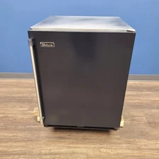 Used Perlick HB24RS-O 24" Undercounter Refrigerator | Stock No. 1022334