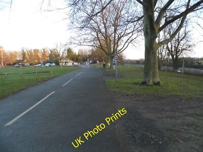 Foto 6x4 Parkplatz am Runnymede Pleasure Ground Egham c2015