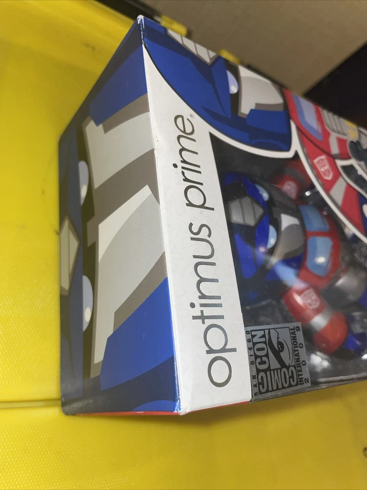 MIGHTY MUGGS 2009 SDCC Comic con Exclusive - OPTIMUS PRIME sealed Transformers  - Image 2 of 4