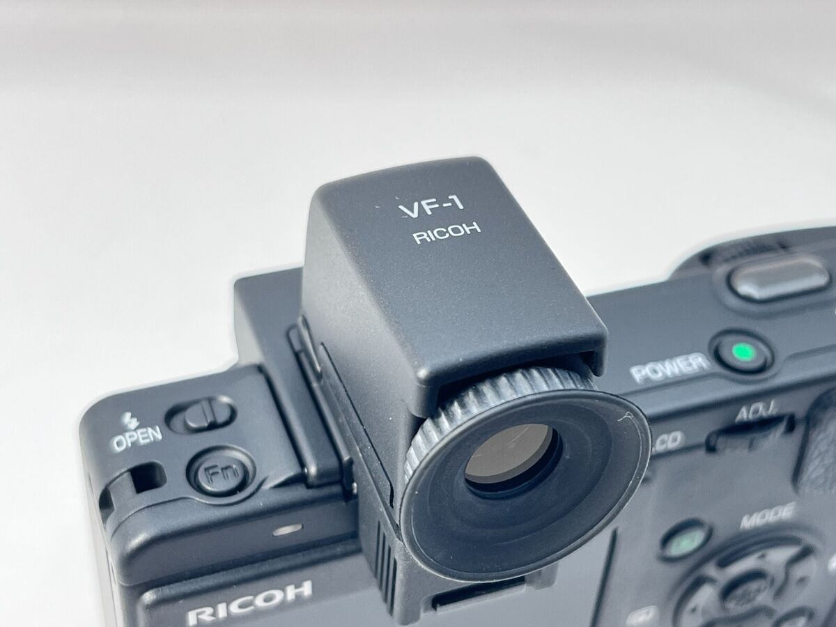 Ricoh Caplio GX100 VF KIT 10.0MP Digital Camera - Black B011 Ricoh Caplio GX100 VF KIT 10.0MP Digital Camera - Black B011