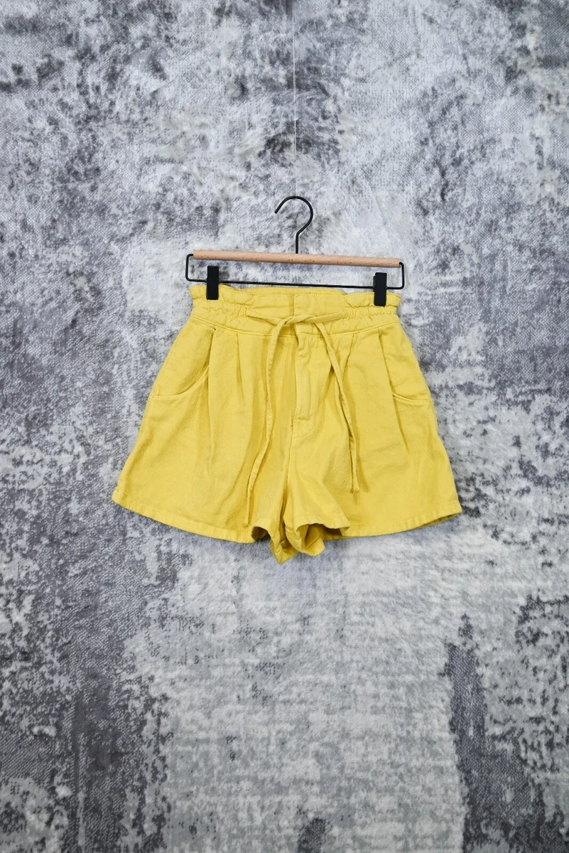 High waisted top yellow denim shorts