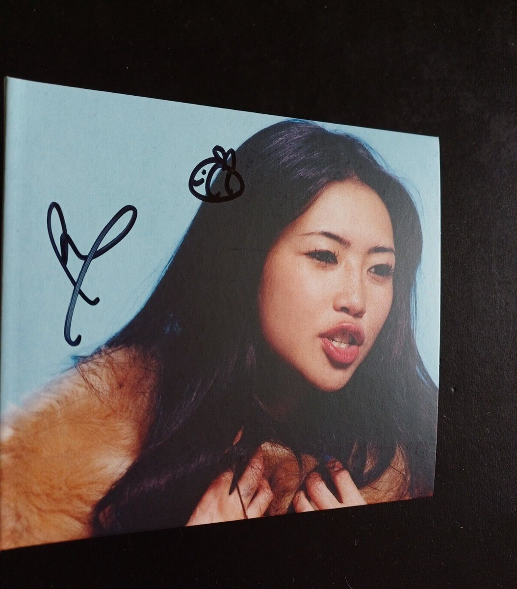 BEABADOOBEE THIS IS HOW TOMORROW MOVES PERSONALLY SIGNED CD & BEA