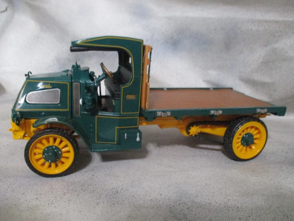 Franklin Mint Precision Models 1916 Mack AC Bulldog Flatbed Truck 1:32 Diecast - Image 4 of 4