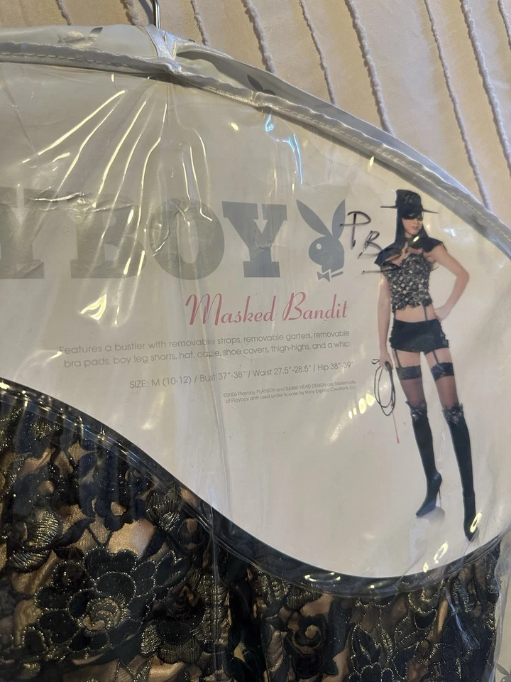 New Rare Vintage Playboy Masked Bandit 2006 Halloween Costume. - Image 4 of 4