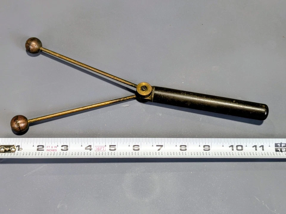 Antiguo L.E. Descargador electrostático Knott Boston - Aplicación de física de latón y ebonita Foto 2 de 4