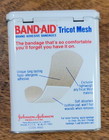 VTG 1980 BAND-AID 3" TIN BOX 4941 - Tricot Mesh Bandages Hinged Lid 30 Ct EMPTY — photo 4