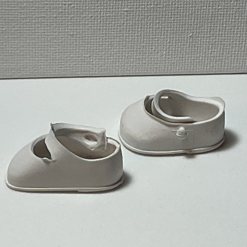 Vintage Vogue GINNY Marked White Vinyl Side Button Doll Shoes - Picture 5 of 8