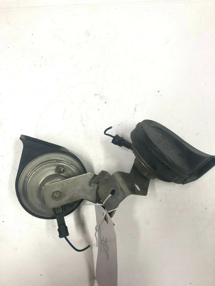 2001-2004 Mazda Tribute Sound Signal Pair High Tone+Low Tone CH2035-73345   #A83 - Image 2 of 3