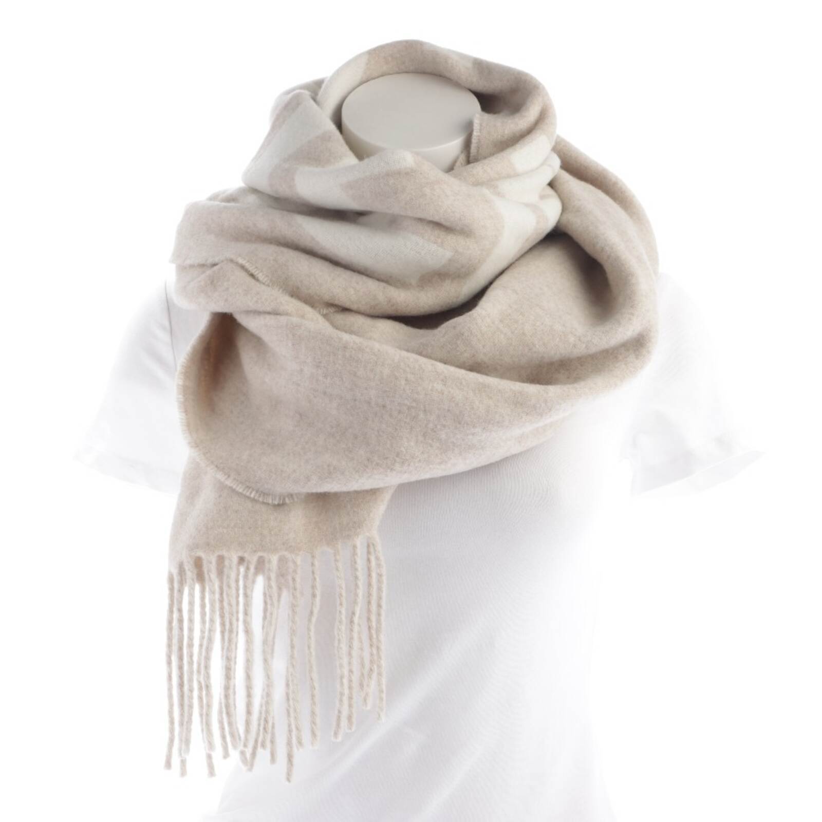 Шаль Жакмуса Вайсса 18590₽