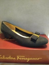 Vintage Salvatore Ferragamo Lillaz Women's Navy Nubuck Bow Pumps Size 8 C