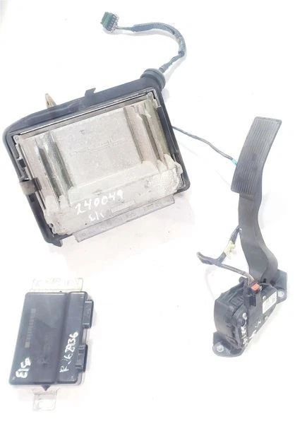 2005 2006 Chevrolet Silverado 1500 OEM Both Computer Modules 12589162 - Image 2 of 4