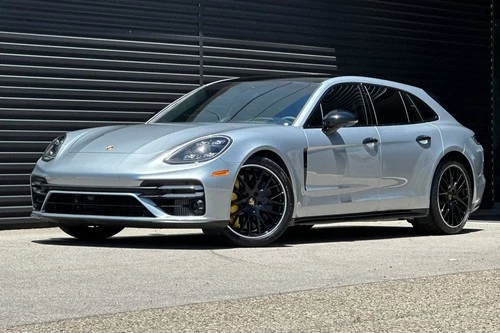 2022 Porsche Panamera Turbo S Image 1 of 4