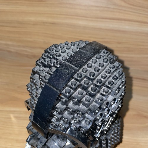 Lego Star Wars Darth Vader Helmet Set 75304 - Picture 7 of 9