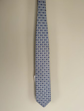 2019 Hugo Boss Blue Geometric Pure Silk Woven 3.5 Inch Width Tie NWT 75