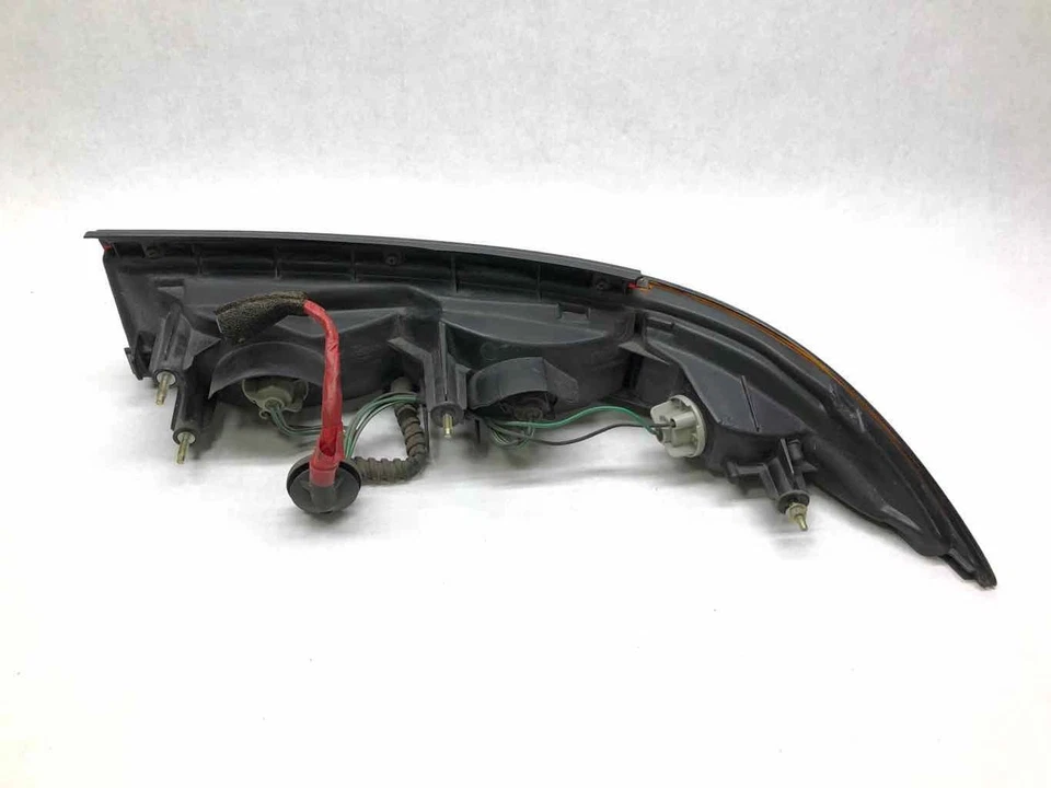 Infiniti J30 1993 1994 lado del conductor izquierdo luz trasera exterior lámpara OEM 22063365 Foto 2 de 4