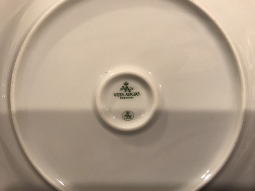 Cargador/placa de porcelana banda azul Vista Alegre grano de madera de 12,6" dia con borde dorado - Imagen 4 de 15