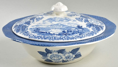 #ad Royal Warwick Lochs of Scotland Blue Round Covered Vegetable Bowl 641221 $69.95