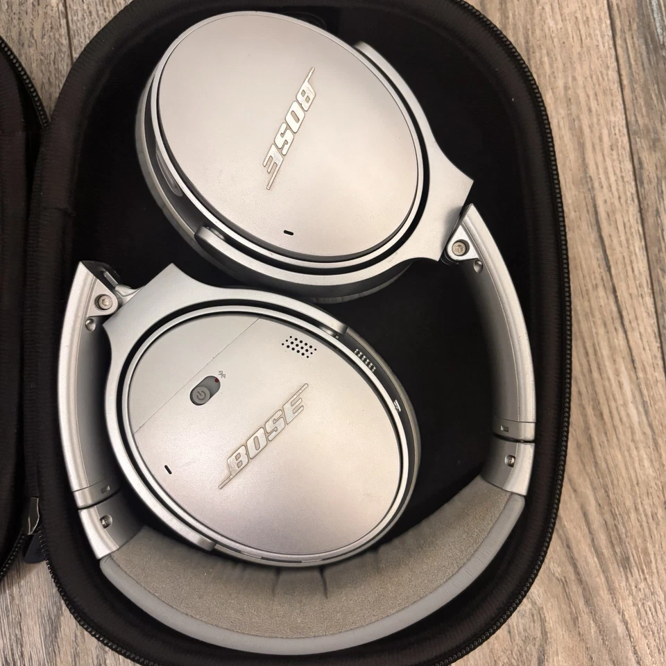 Fones de ouvido Bose 425948 QuietComfort QC35 cancelamento de ruído prata - TESTADO - Imagem 3 de 4