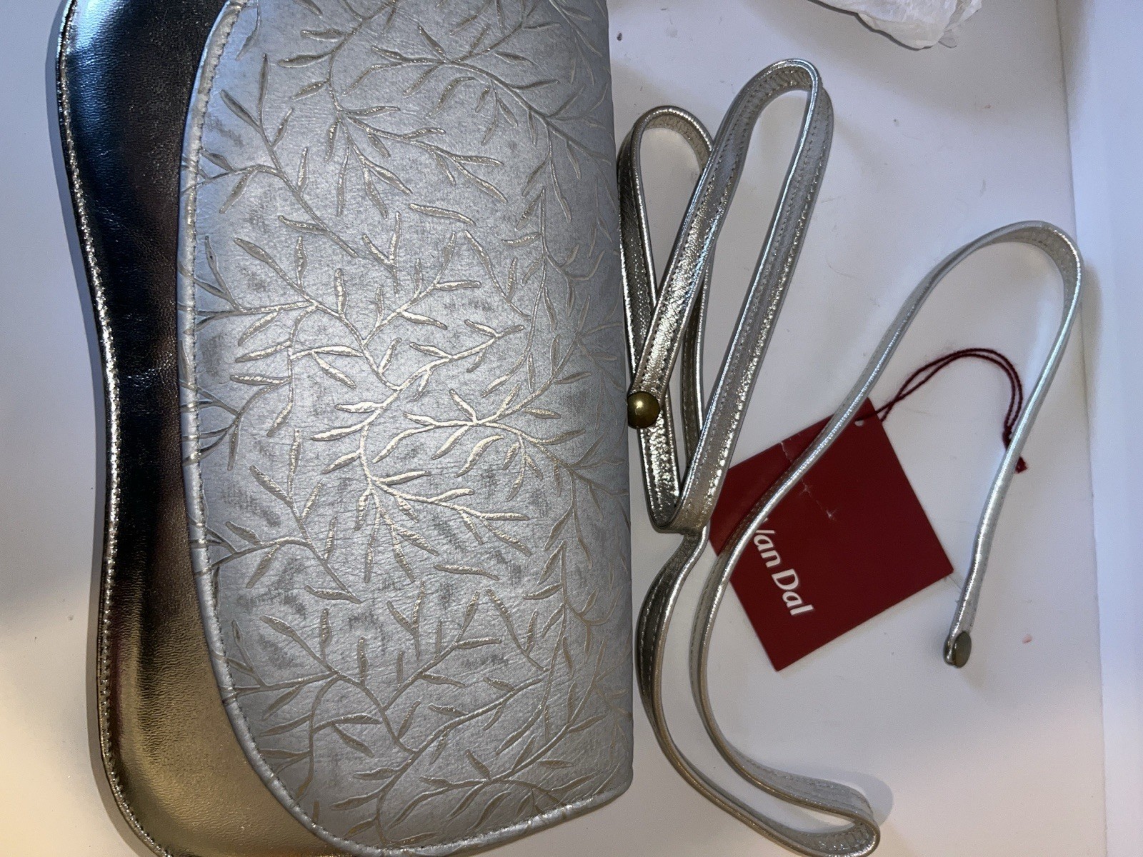 VAN DAL Silver Metallic Embossed Leaf Pattern Clu… - image 4