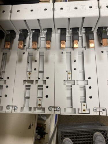 RITTAL - RiLine Busbar SV9342.540 Circuit Breaker Adapter for Eaton NZM Breakers - Picture 3 of 4