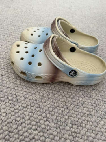 Kids Crocs Size M4 W6 Ombré Blue Boys Girls Jibetz - Picture 3 of 5
